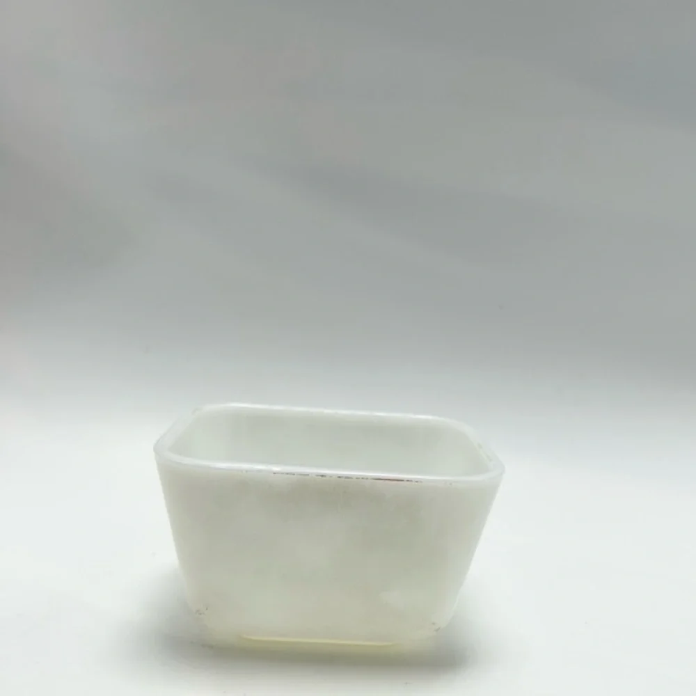 Pyrex - dish. - Picture 2 of 15